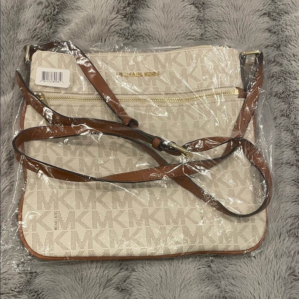 Michael Kors White Vanilla MK Logo crossbody
